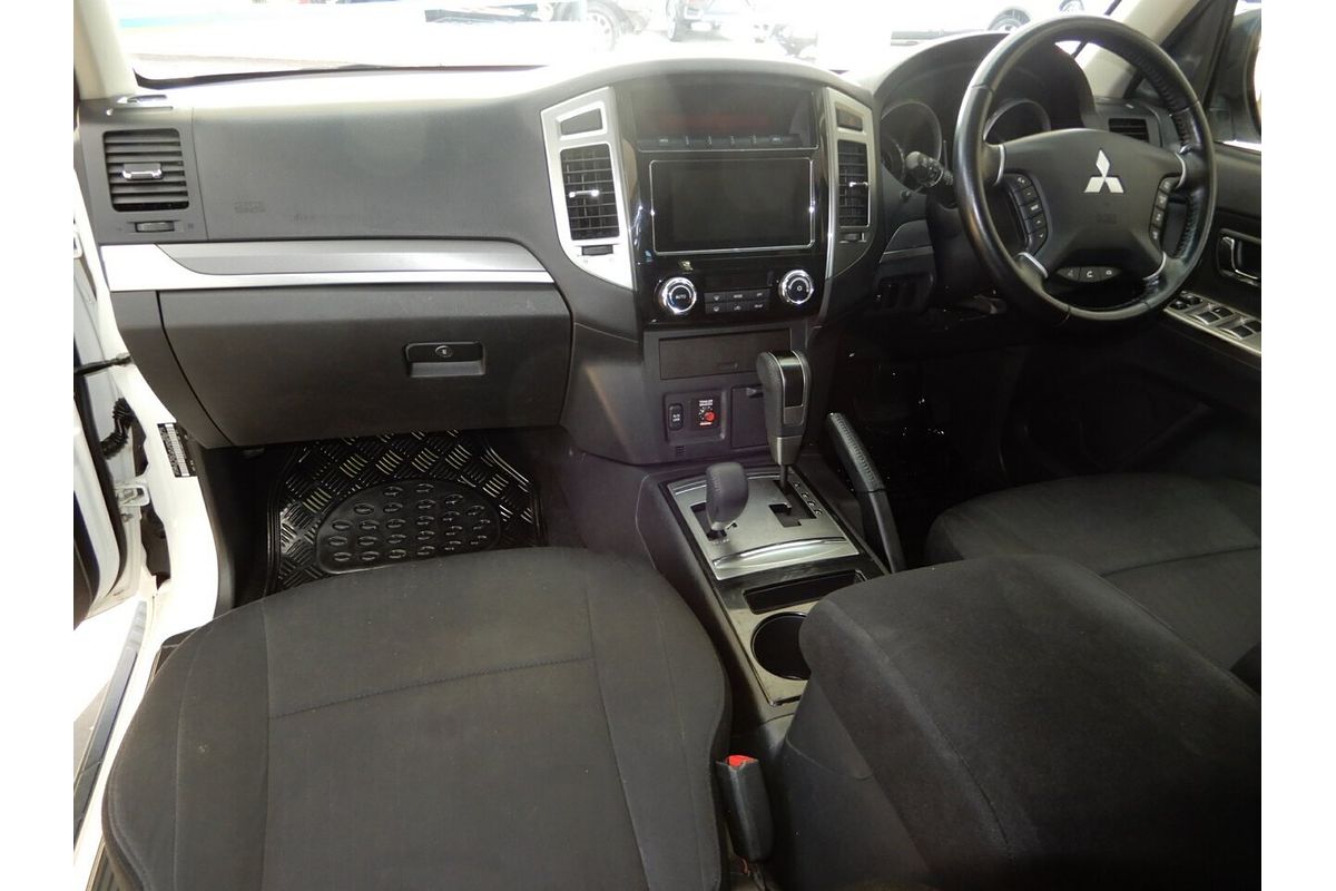 2017 Mitsubishi Pajero GLX NX