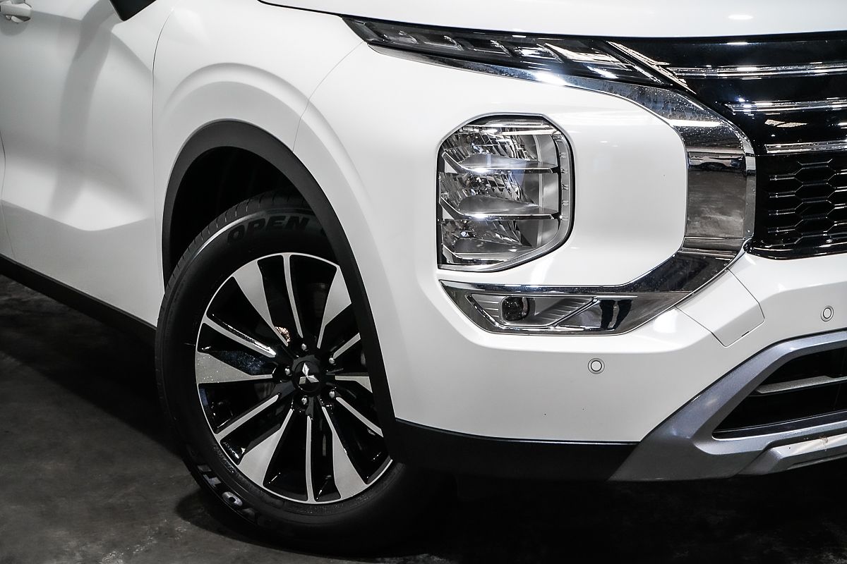 2025 Mitsubishi Outlander LS ZM