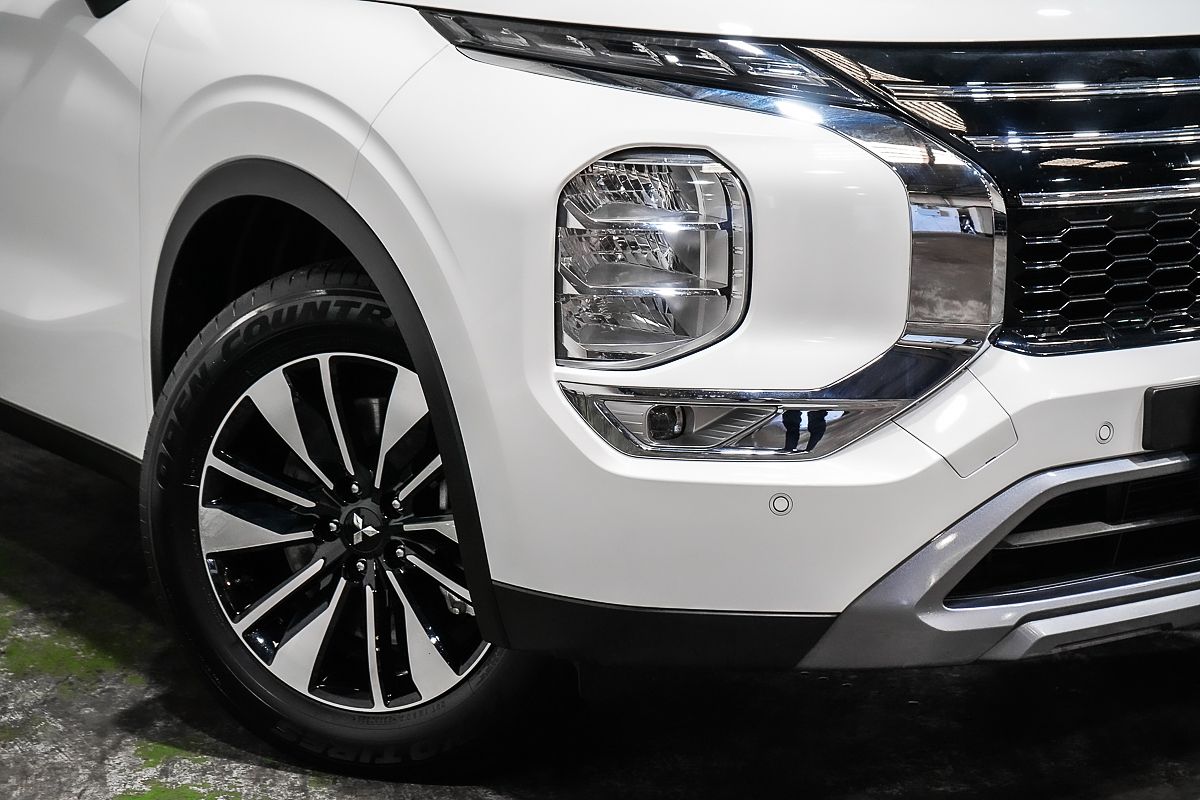 2025 Mitsubishi Outlander LS ZM