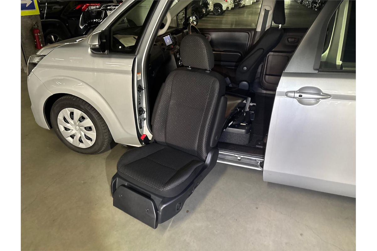 2020 Toyota Spade F Welcab