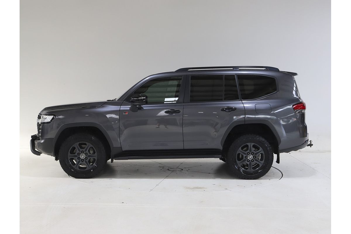 Landcruiser Wagon GR-S 3.3L Diesel Automatic 5E15740 001