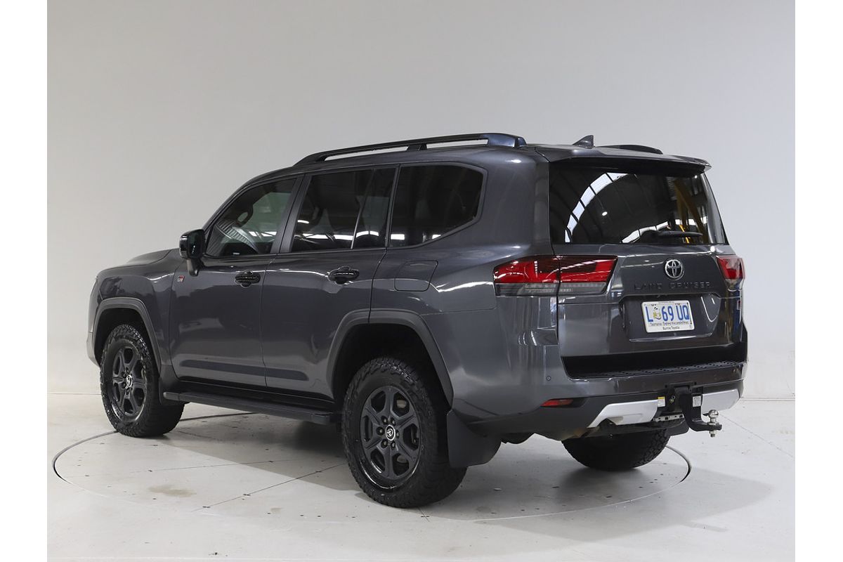 Landcruiser Wagon GR-S 3.3L Diesel Automatic 5E15740 001