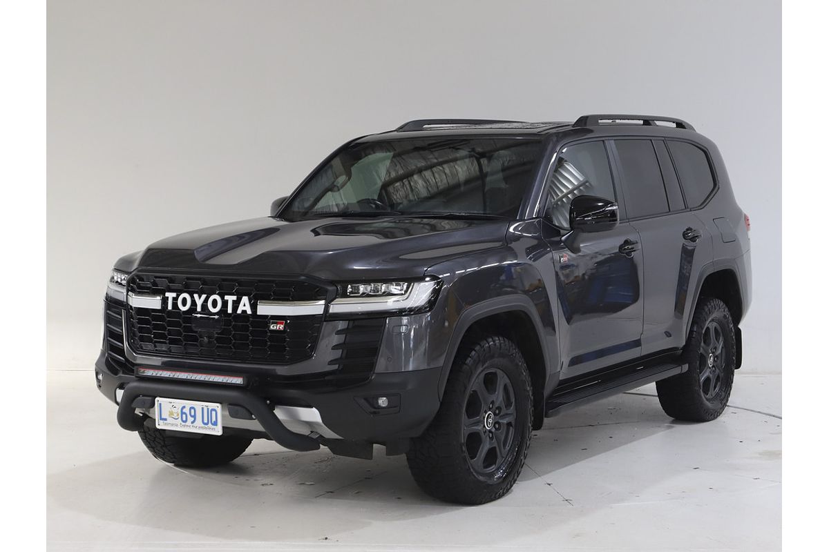 Landcruiser Wagon GR-S 3.3L Diesel Automatic 5E15740 001