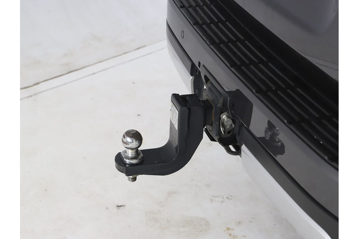 Landcruiser Wagon GR-S 3.3L Diesel Automatic 5E15740 001