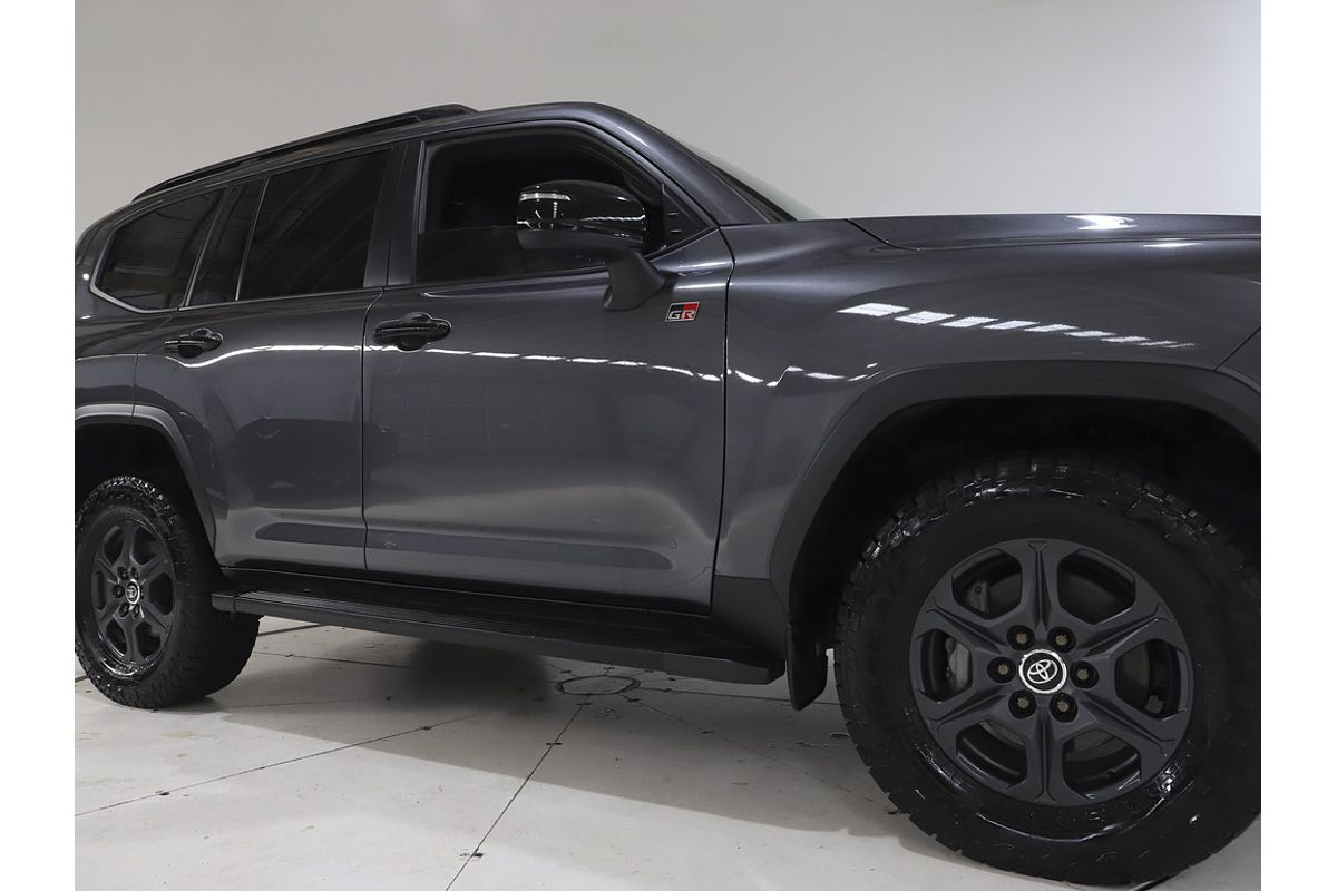 Landcruiser Wagon GR-S 3.3L Diesel Automatic 5E15740 001