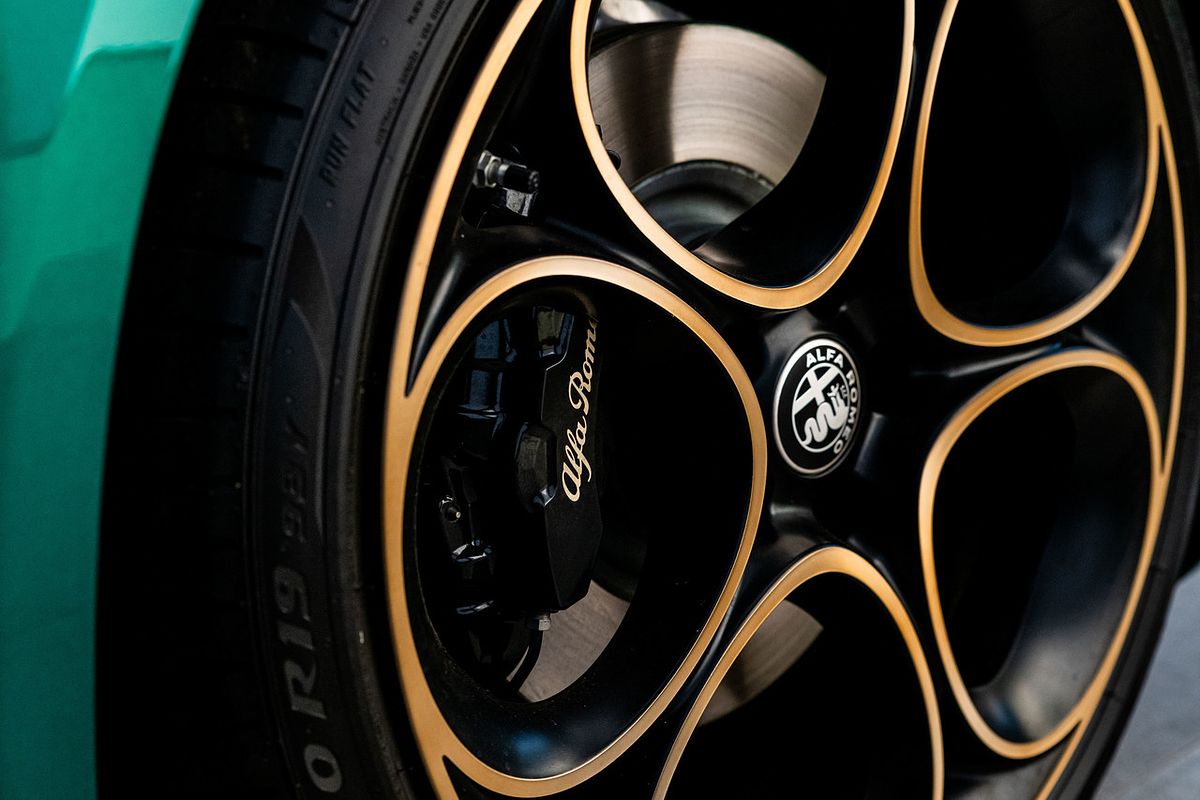 2025 Alfa Romeo Giulia Intensa Series 5