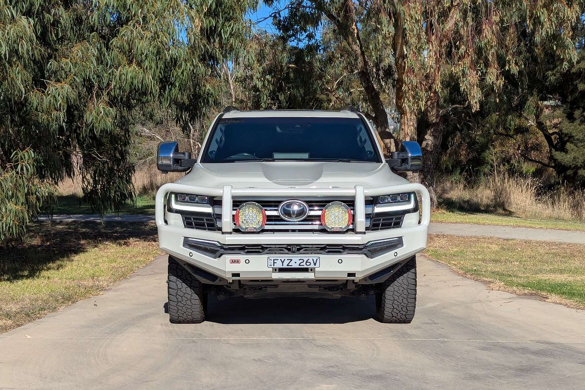 2021 Toyota Landcruiser Sahara FJA300R