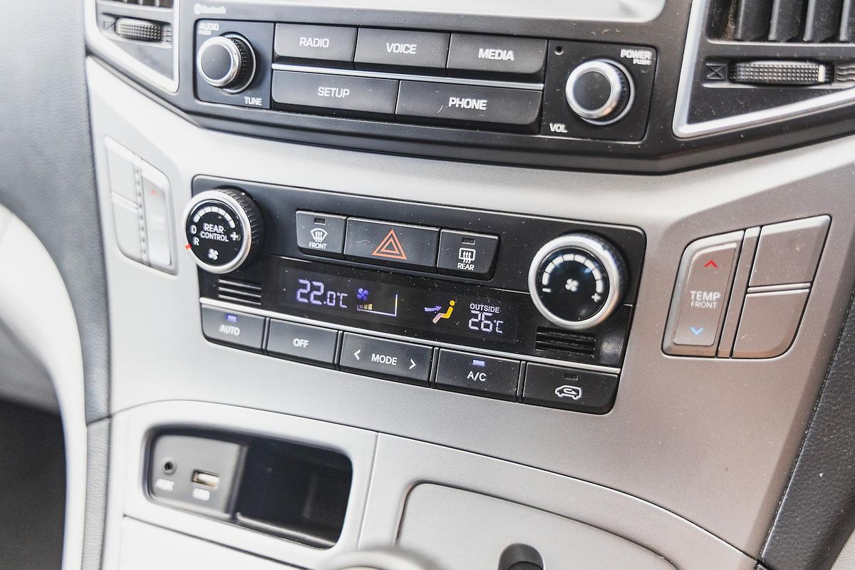 Silver Spring Imax 2016 Hyundai iMax in Silver | Used People Mover | Stock #1115685 ...