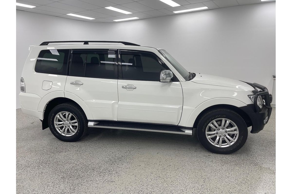 2017 Mitsubishi Pajero PAJERO GLX LWB (4x4) NX8W46