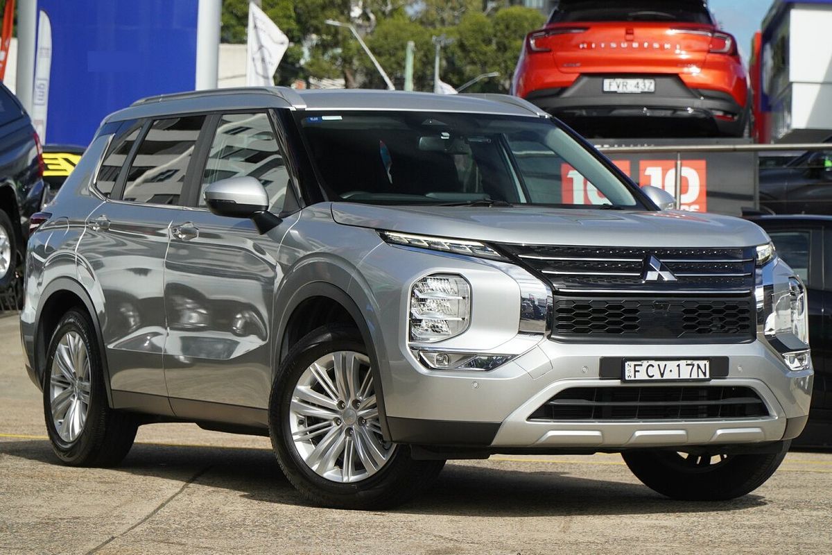 2023 Mitsubishi Outlander LS ZM