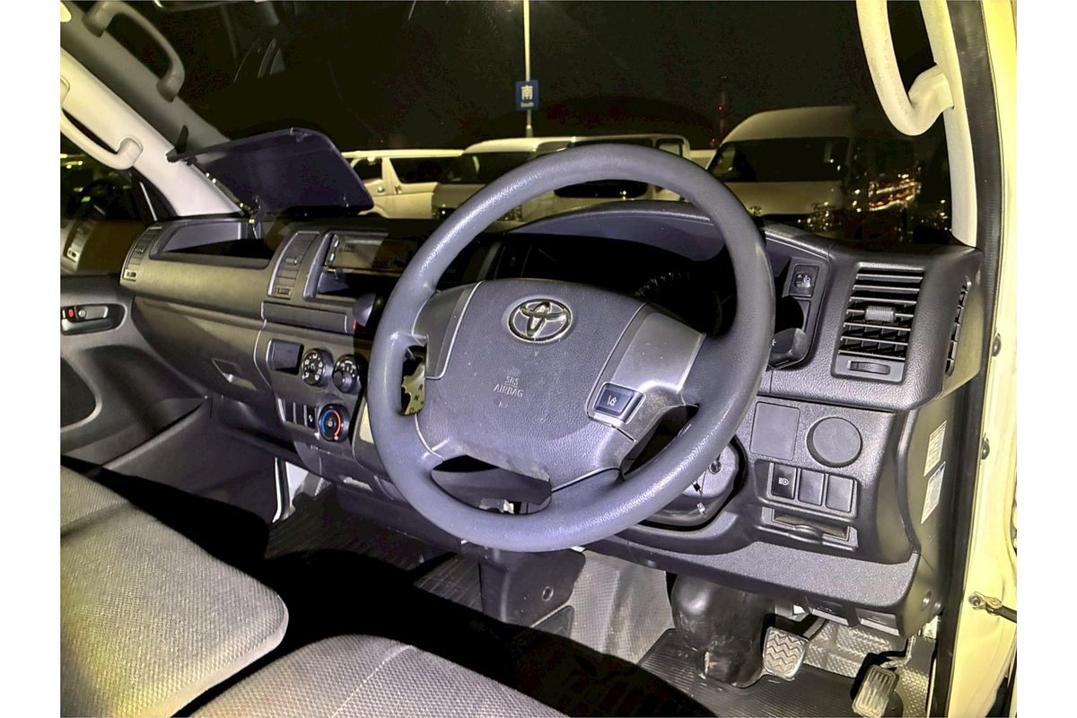 2018 Toyota Hiace DX 4WD