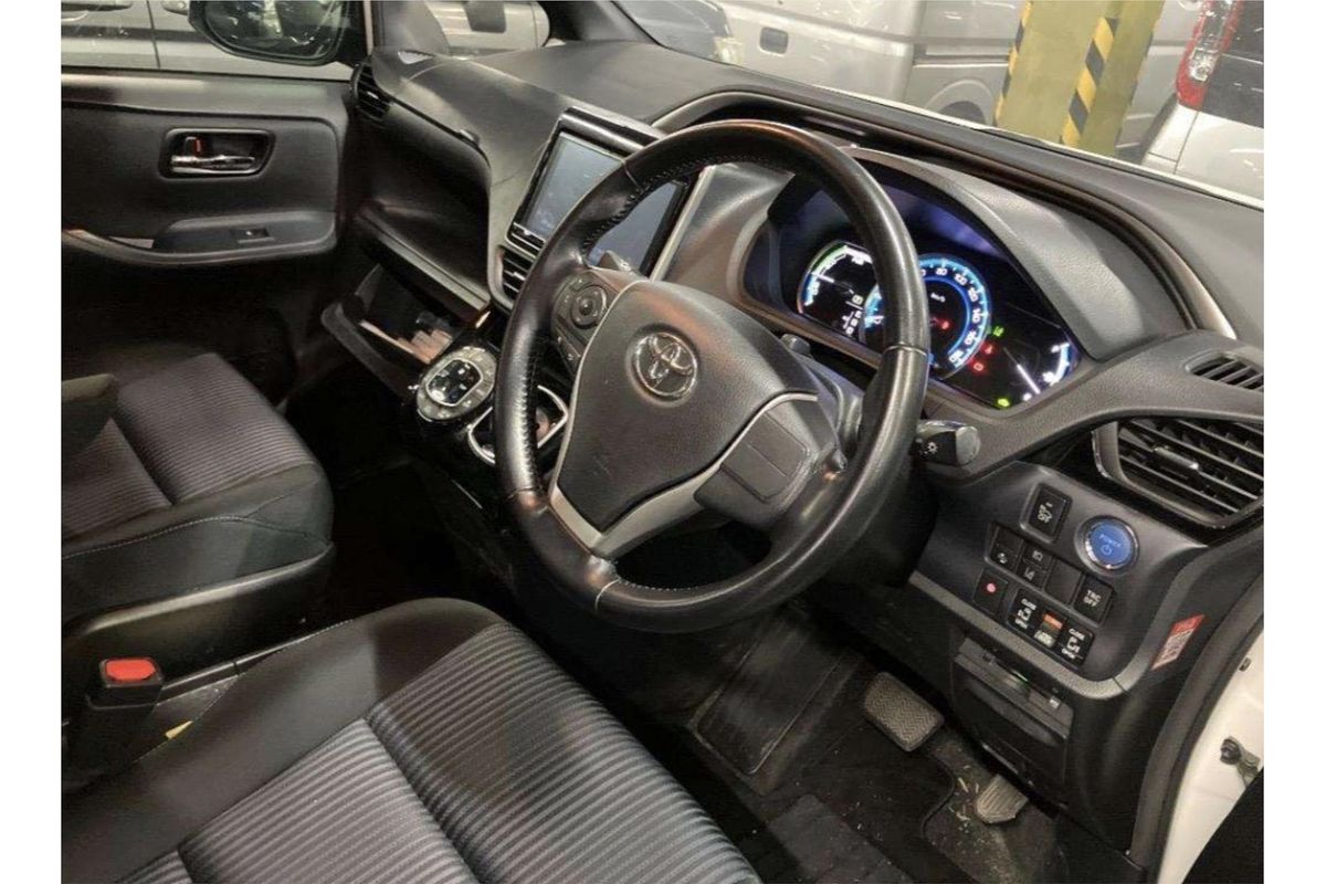 2017 Toyota Voxy Hybrid ZS Kirameki-2