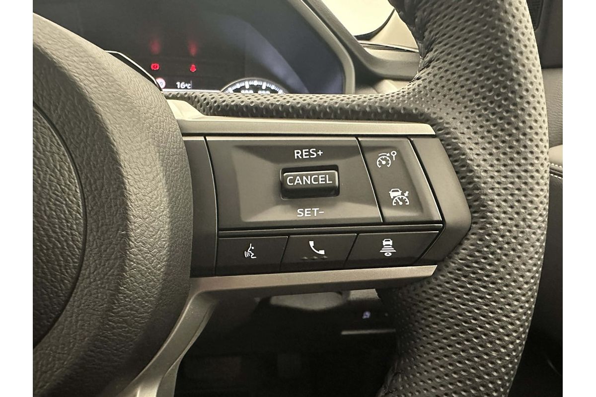 Nissan NAVARA 4X4 2.4 DSL AUTO DC ST-X