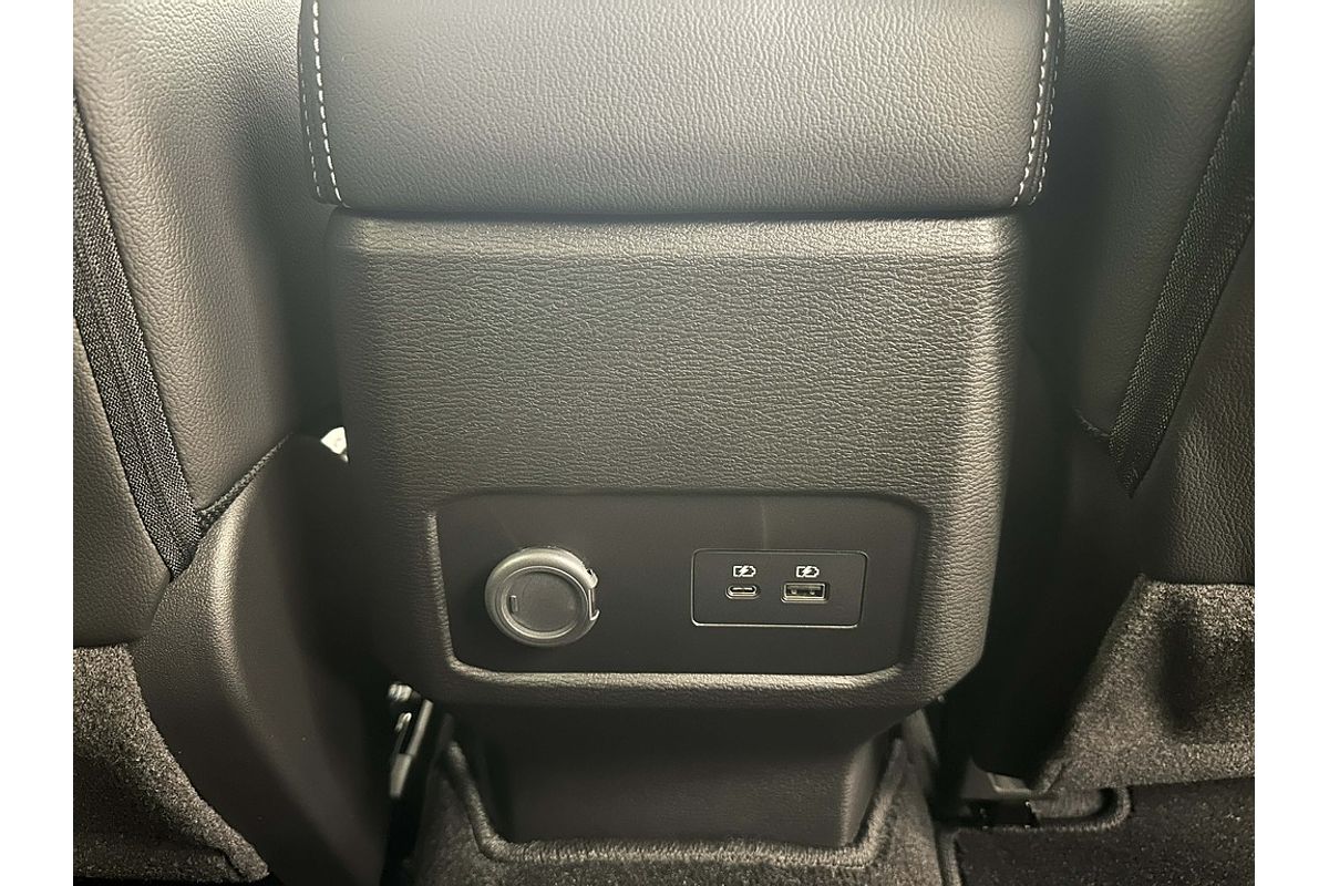 Nissan NAVARA 4X4 2.4 DSL AUTO DC ST-X