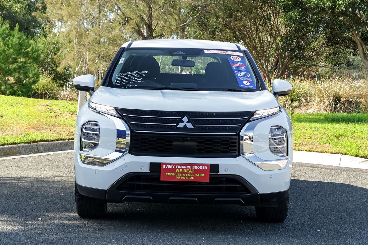 2024 Mitsubishi Outlander ES ZM