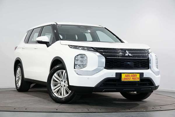2023 Mitsubishi Outlander ES ZM