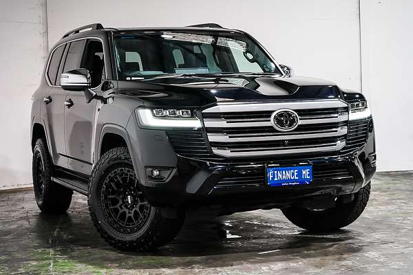 2024 Toyota Landcruiser Sahara FJA300R