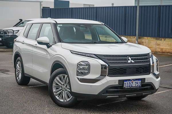 2024 Mitsubishi Outlander ES ZM