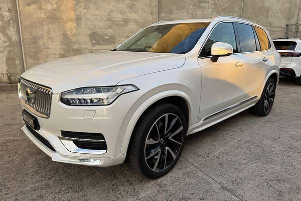 2022 Volvo XC90 B6 Inscription