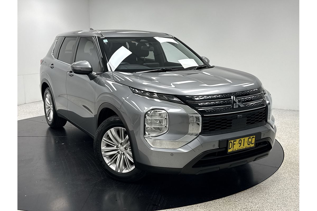 2023 Mitsubishi Outlander ES ZM