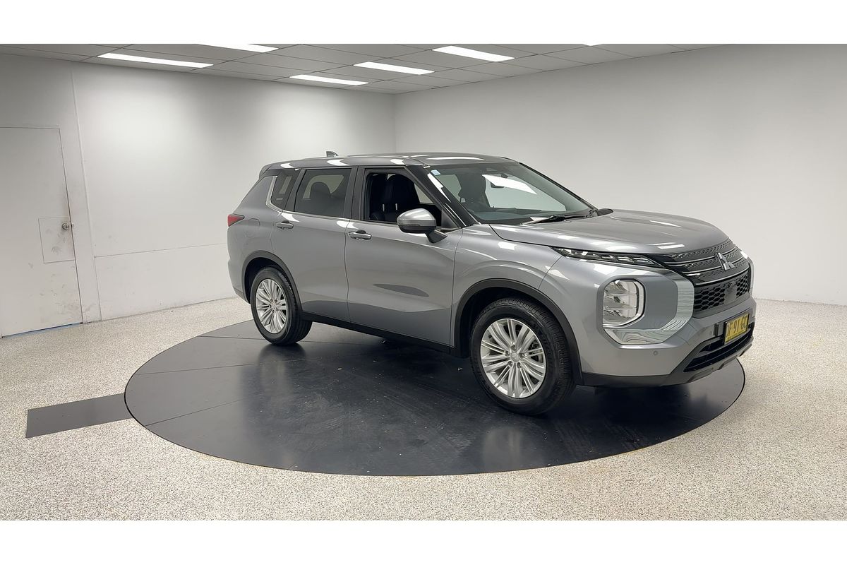 2023 Mitsubishi Outlander ES ZM