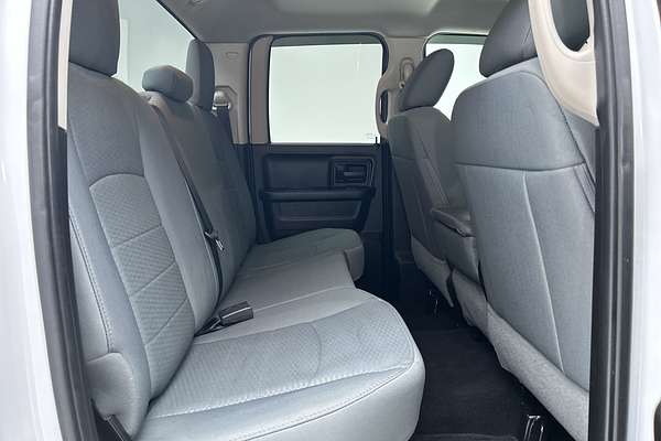 2018 RAM 1500 Express DS 4X4 SWB thumb-11