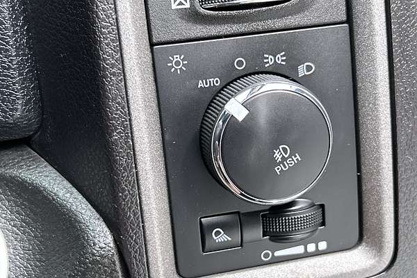 2018 RAM 1500 Express DS 4X4 SWB thumb-17