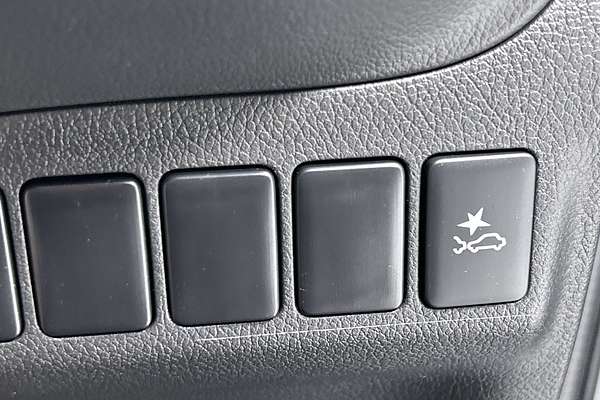 2020 Mitsubishi Outlander ES ZL thumb-17