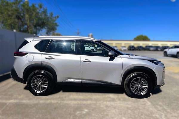 2024 Nissan X-TRAIL ST T33