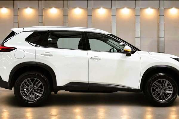 2024 Nissan X-TRAIL ST T33