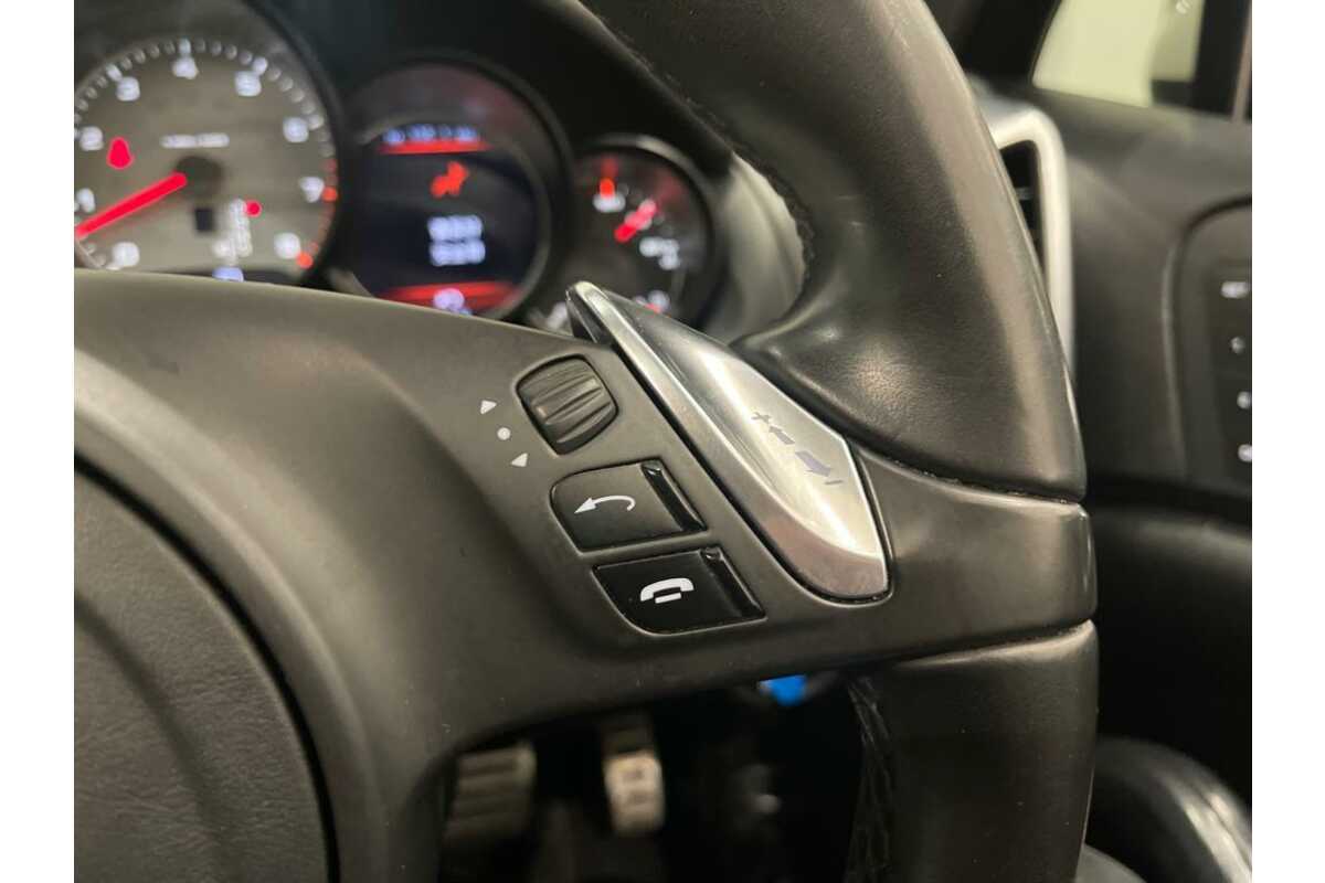 2011 Porsche Cayenne S 92A