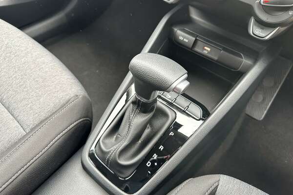 2023 Kia Stonic S YB