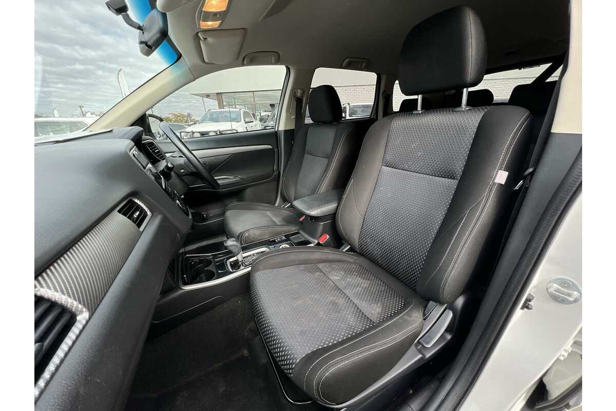 SOLD 2016 Mitsubishi Outlander LS Used SUV Wagga Wagga NSW