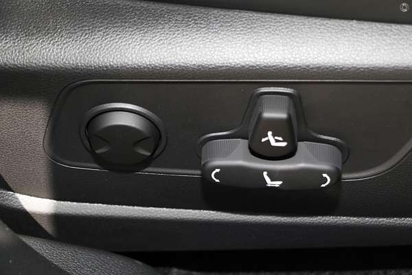 2025 KGM Torres EVX U100 thumb-9