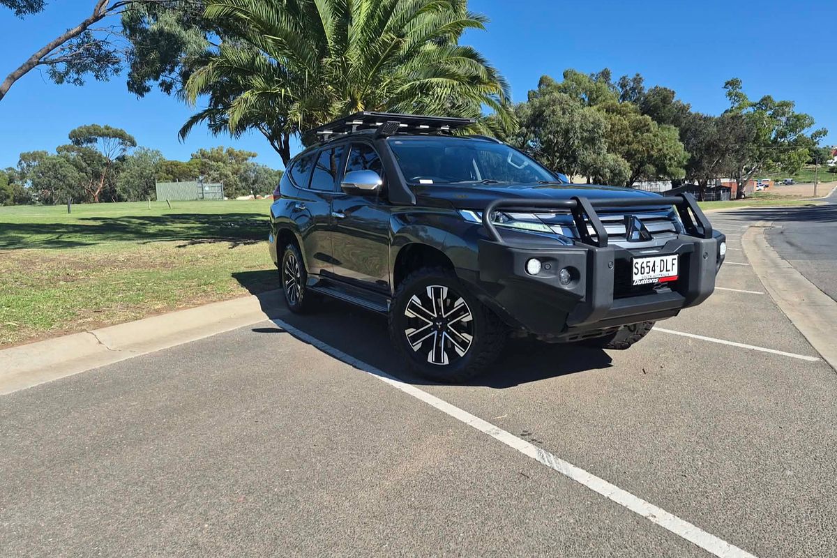 2020 Mitsubishi Pajero Exceed NX
