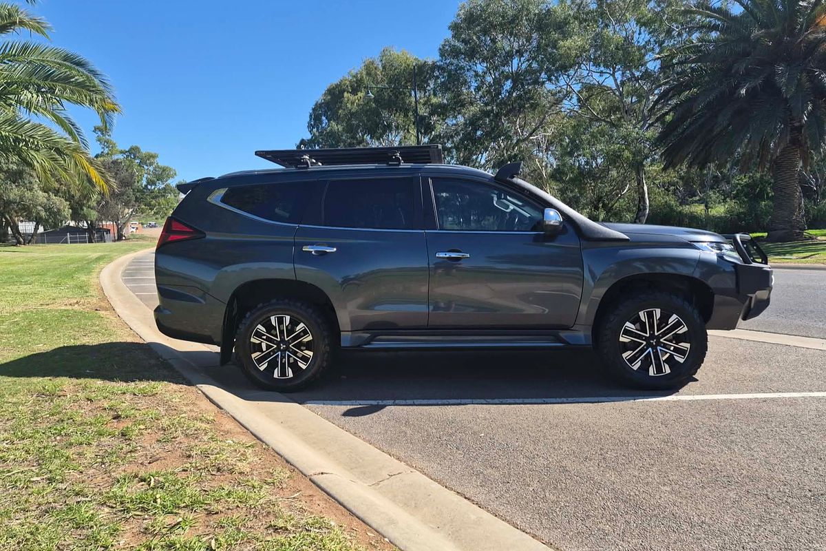 2020 Mitsubishi Pajero Exceed NX