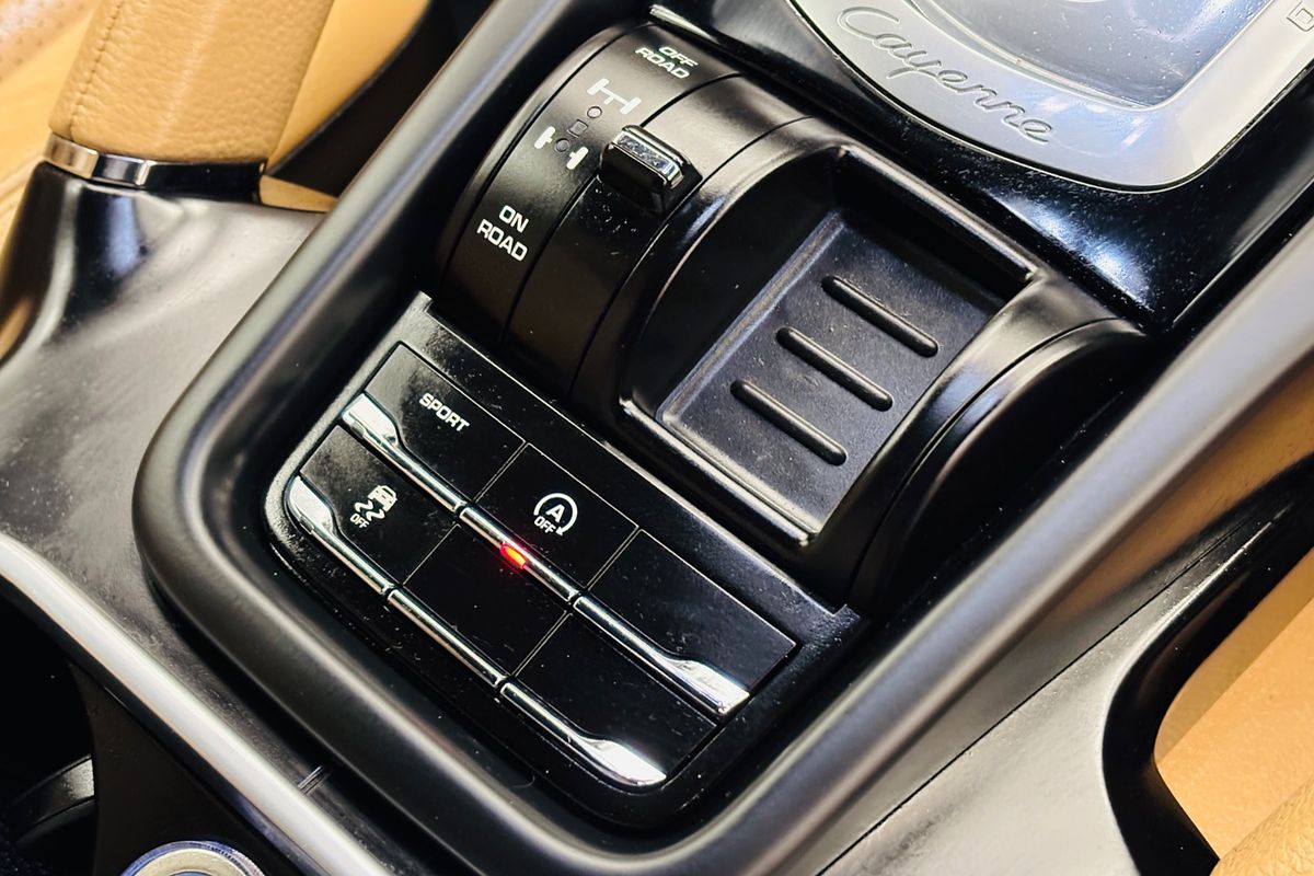 2015 PORSCHE CAYENNE DIESEL 8 SP AUTOMATIC TIPTRONIC 4D WAGON DTV6 DIESEL