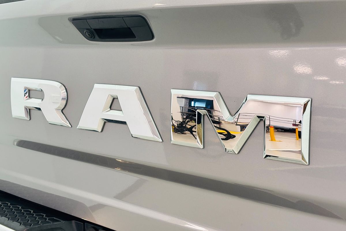 2019 Ram. 1500 LARAMIE (4x4) 885KG W/RAMBOXES 8 SP AUTOMATIC CREW CAB UTILITY V8