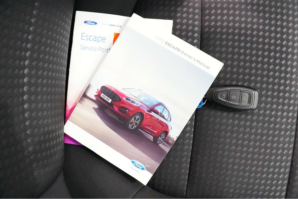 2021 Ford Escape ST-Line ZH