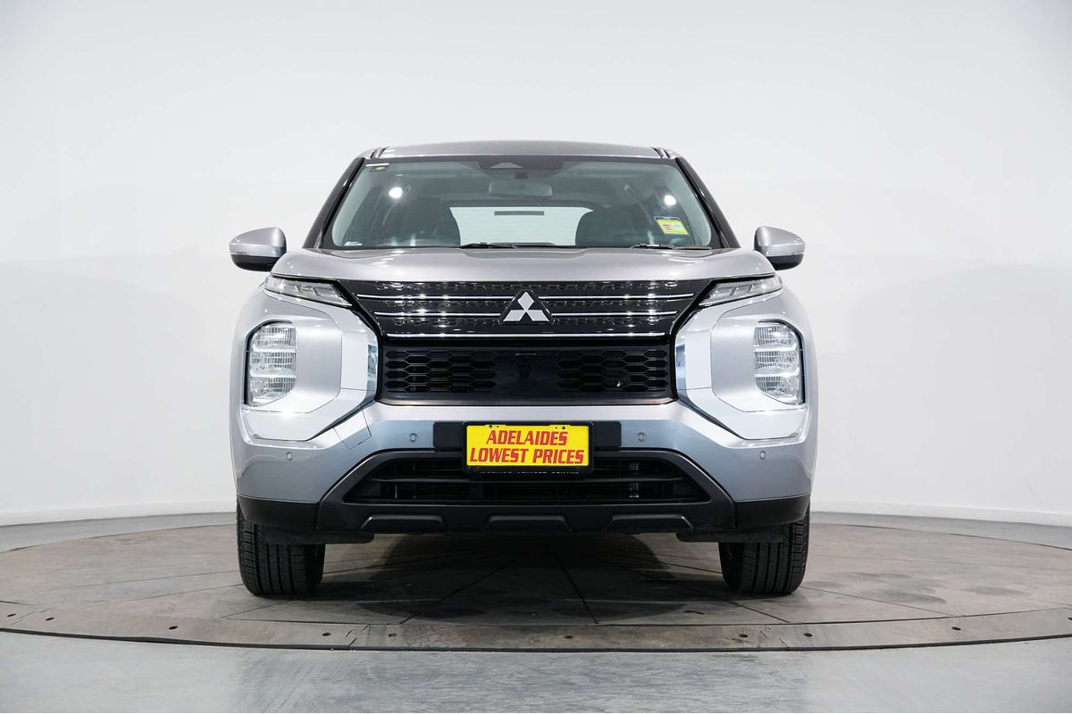 2022 Mitsubishi Outlander ES ZM