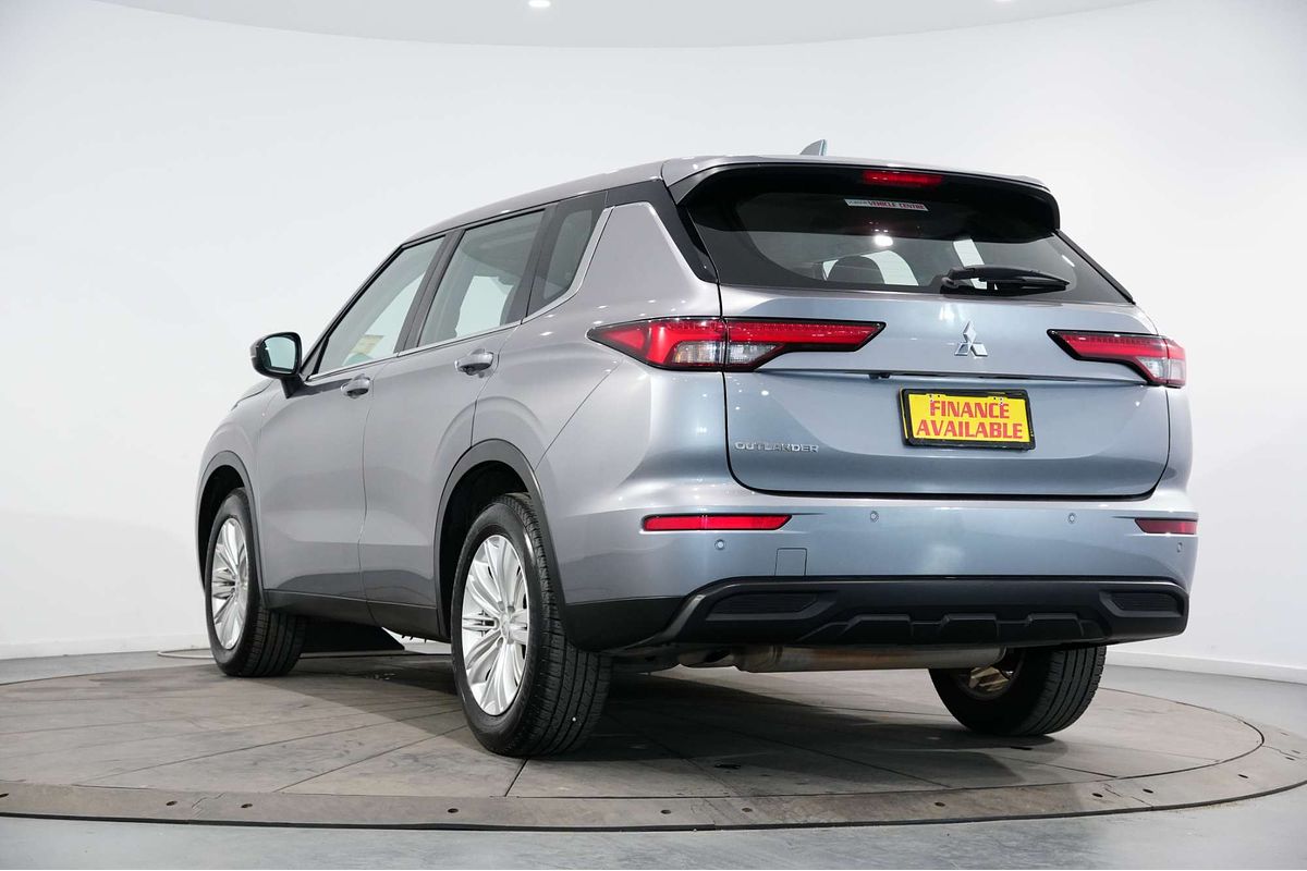 2022 Mitsubishi Outlander ES ZM