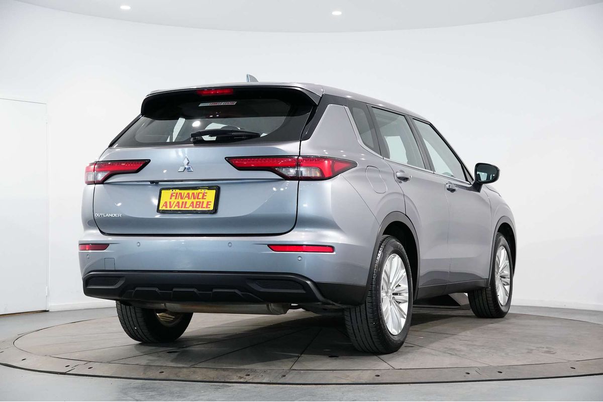 2022 Mitsubishi Outlander ES ZM