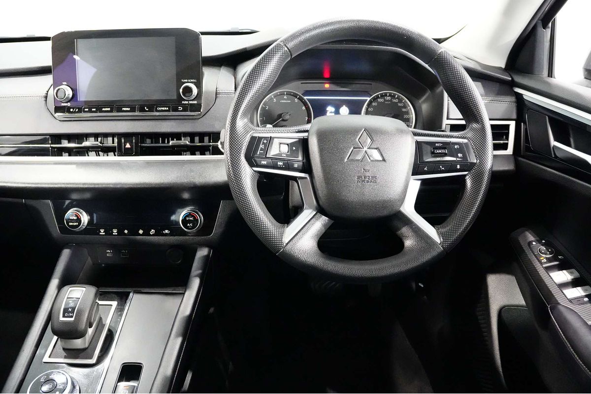 2022 Mitsubishi Outlander ES ZM