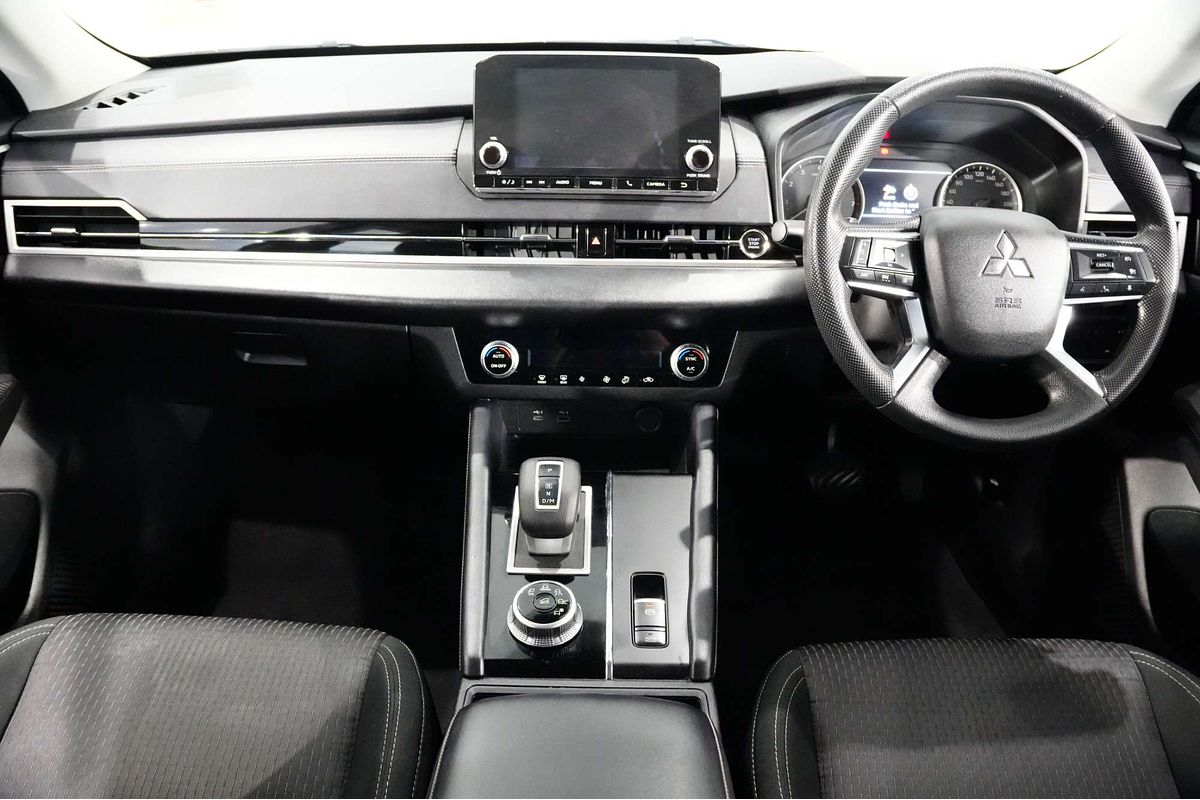 2022 Mitsubishi Outlander ES ZM