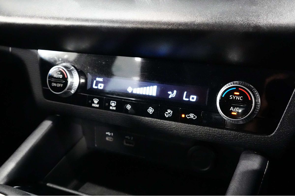 2022 Mitsubishi Outlander ES ZM