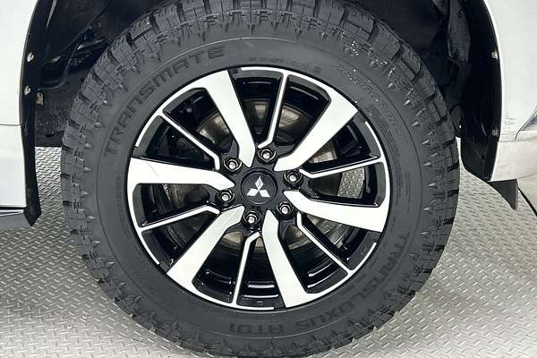 2018 Mitsubishi Pajero Sport Exceed QE thumb-9