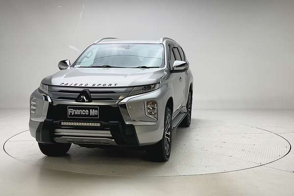 2022 Mitsubishi Pajero Sport Exceed QF thumb-2