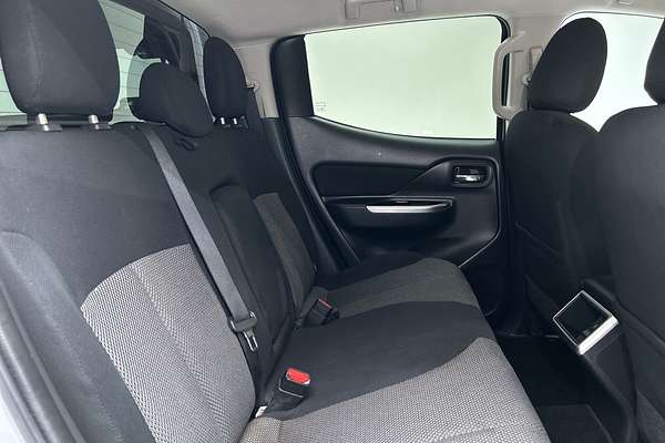 2019 Mitsubishi Triton GLS MR 4X4 thumb-11