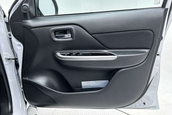 2019 Mitsubishi Triton GLS MR 4X4 thumb-18