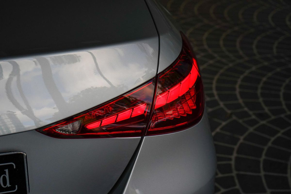 W206 804MY C200 SED 4dr 9G 9sp 1.5T/15kW